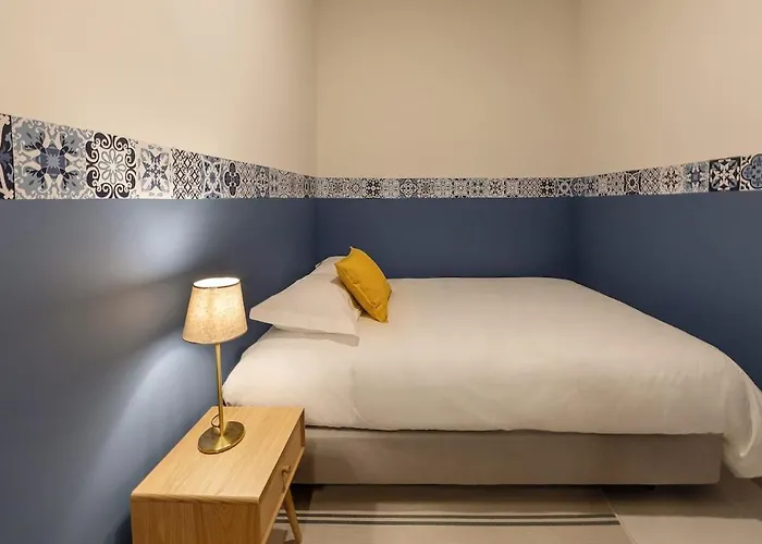 Anjos 55A-Two Beds Designer Apt